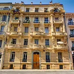 Very nice typical apartment between Carré dOr&Old Nice Welkeys