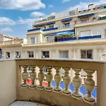 Very nice typical apartment between Carré dOr&Old Nice Welkeys
